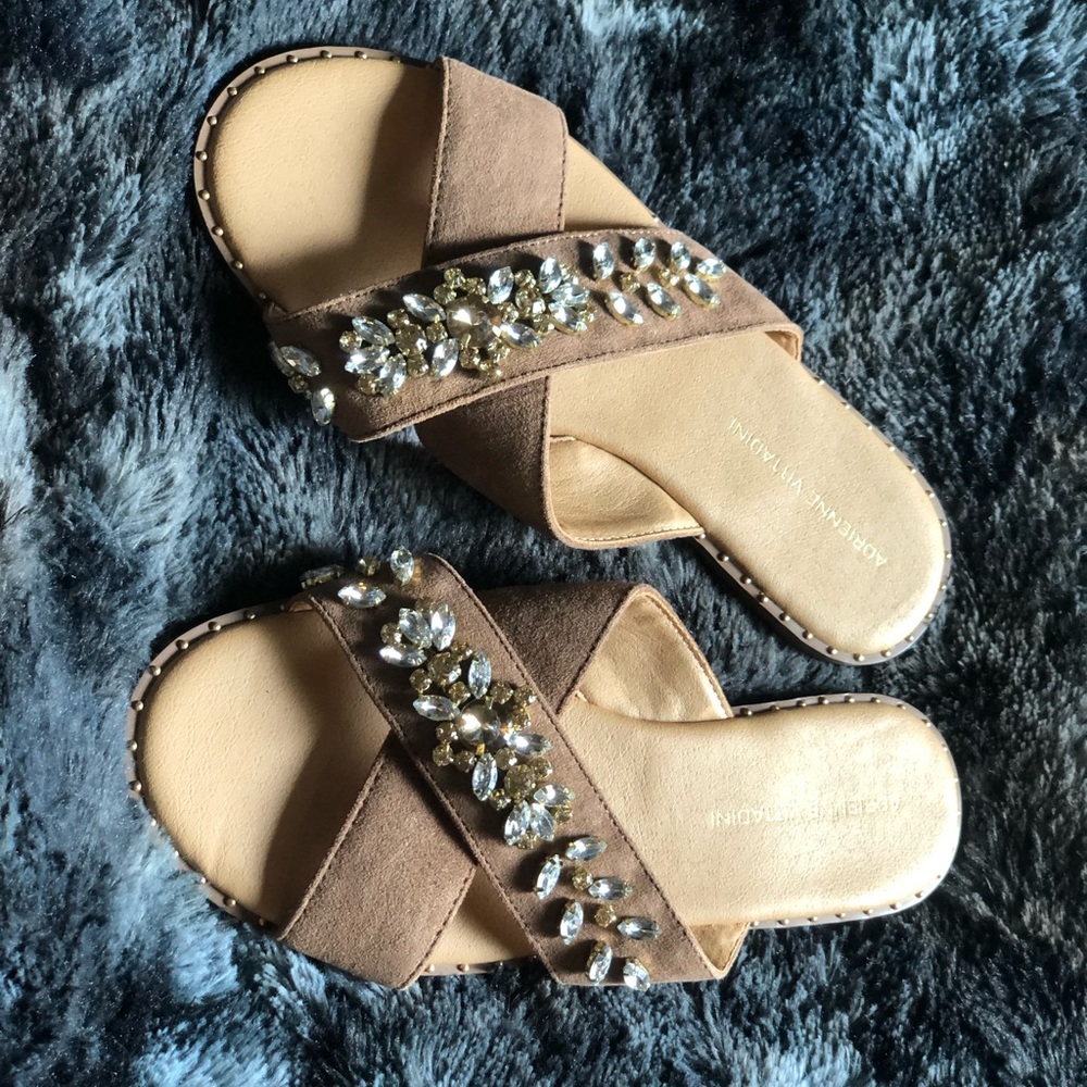 Adrienne Vittadini sandals with crystal details size 7.5 never worn